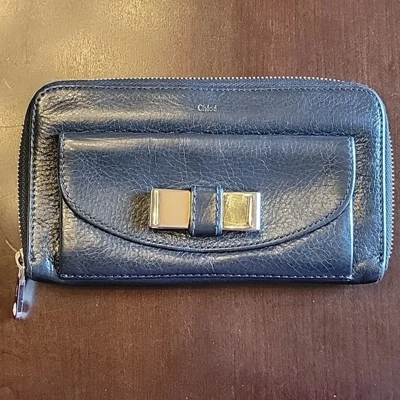 財布・小物その他 Chloe Bifold Long Wallet Black Chloé Chloé Charms Long Wallet With Flap In Grained Leather